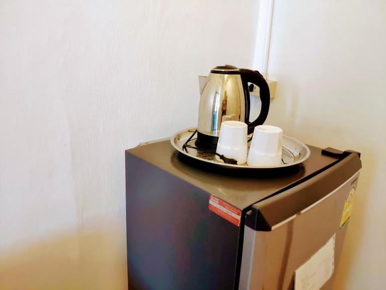 Lumphini 5 Train Station Center Ensuite Aircon Appartement