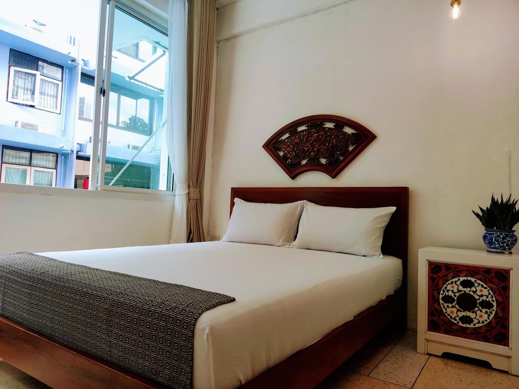 Lumphini 5 Train Station Center Ensuite Aircon Bangkok